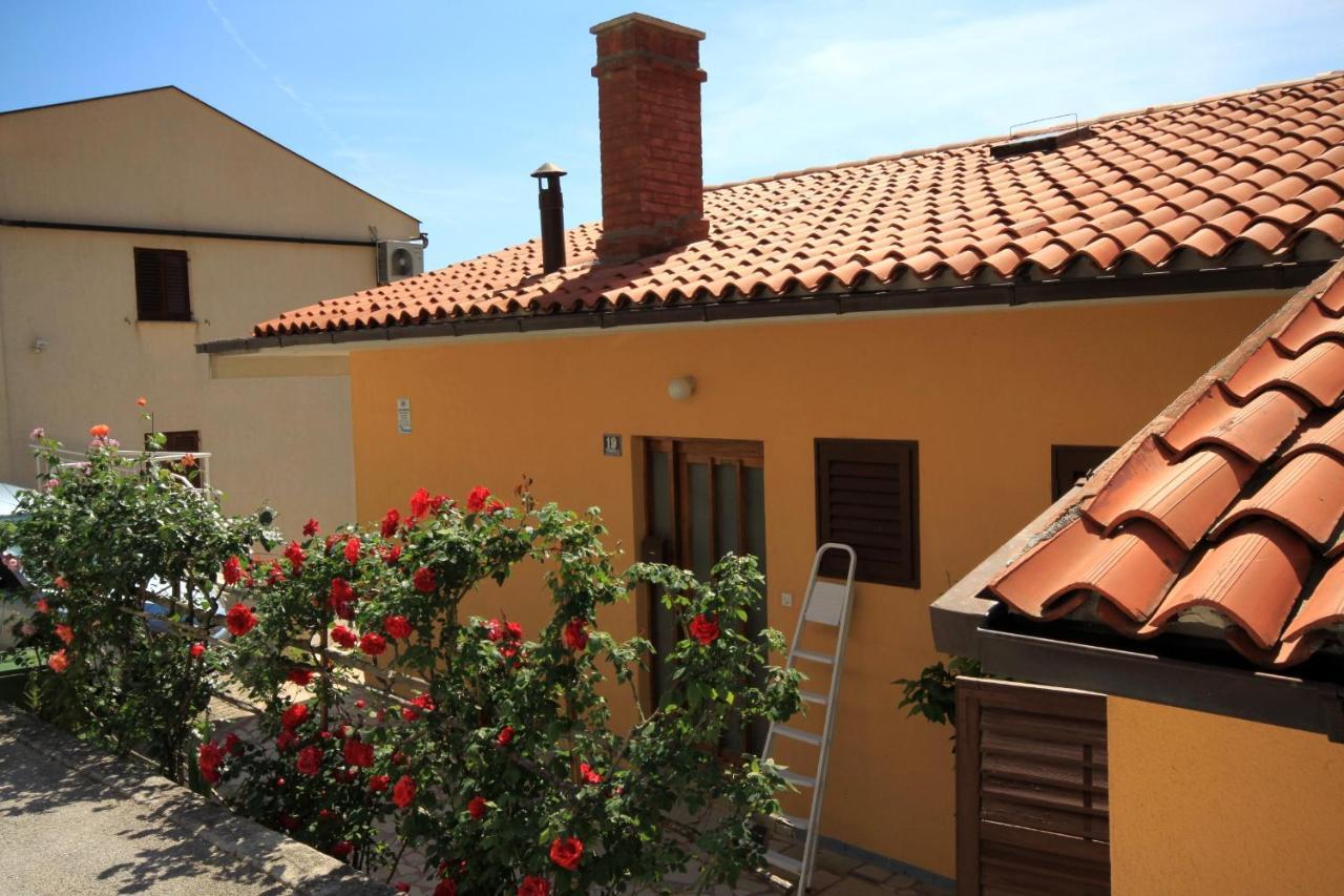 Apartments With A Parking Space Rabac, Labin - 6414 Exteriör bild